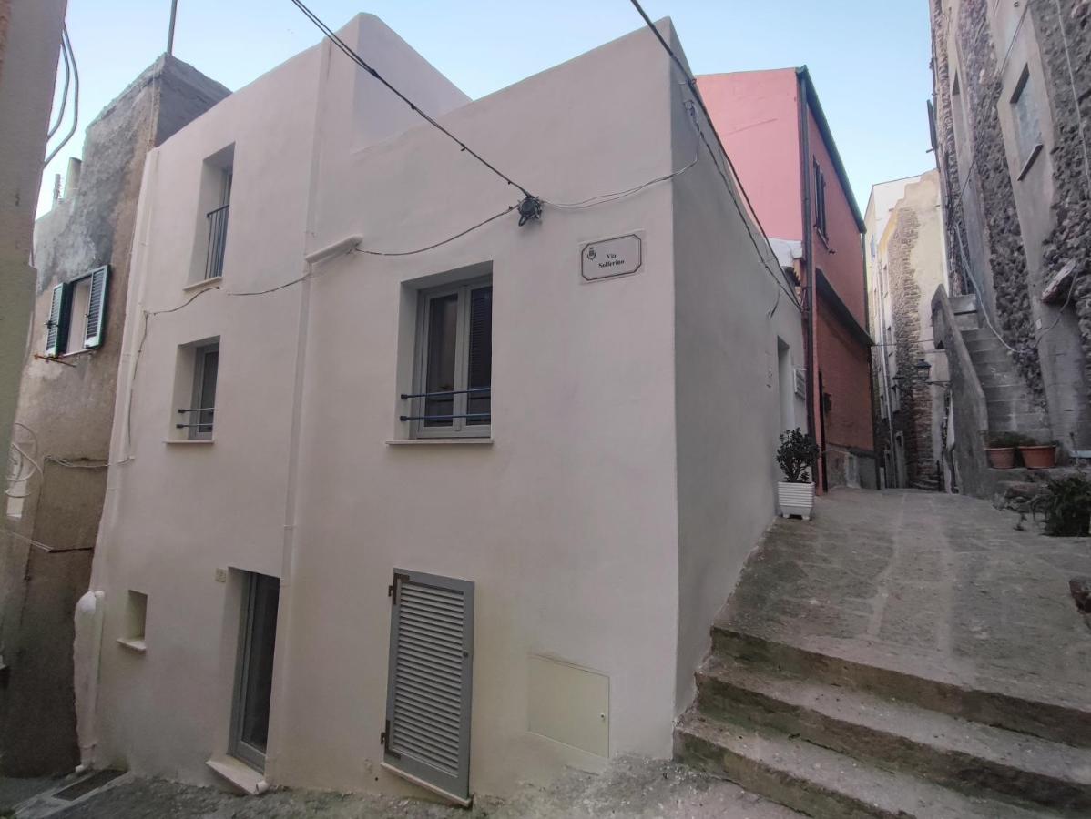 Residenza Nel Borgo L'Appusentu Acomodação com café da manhã Castelsardo Exterior foto