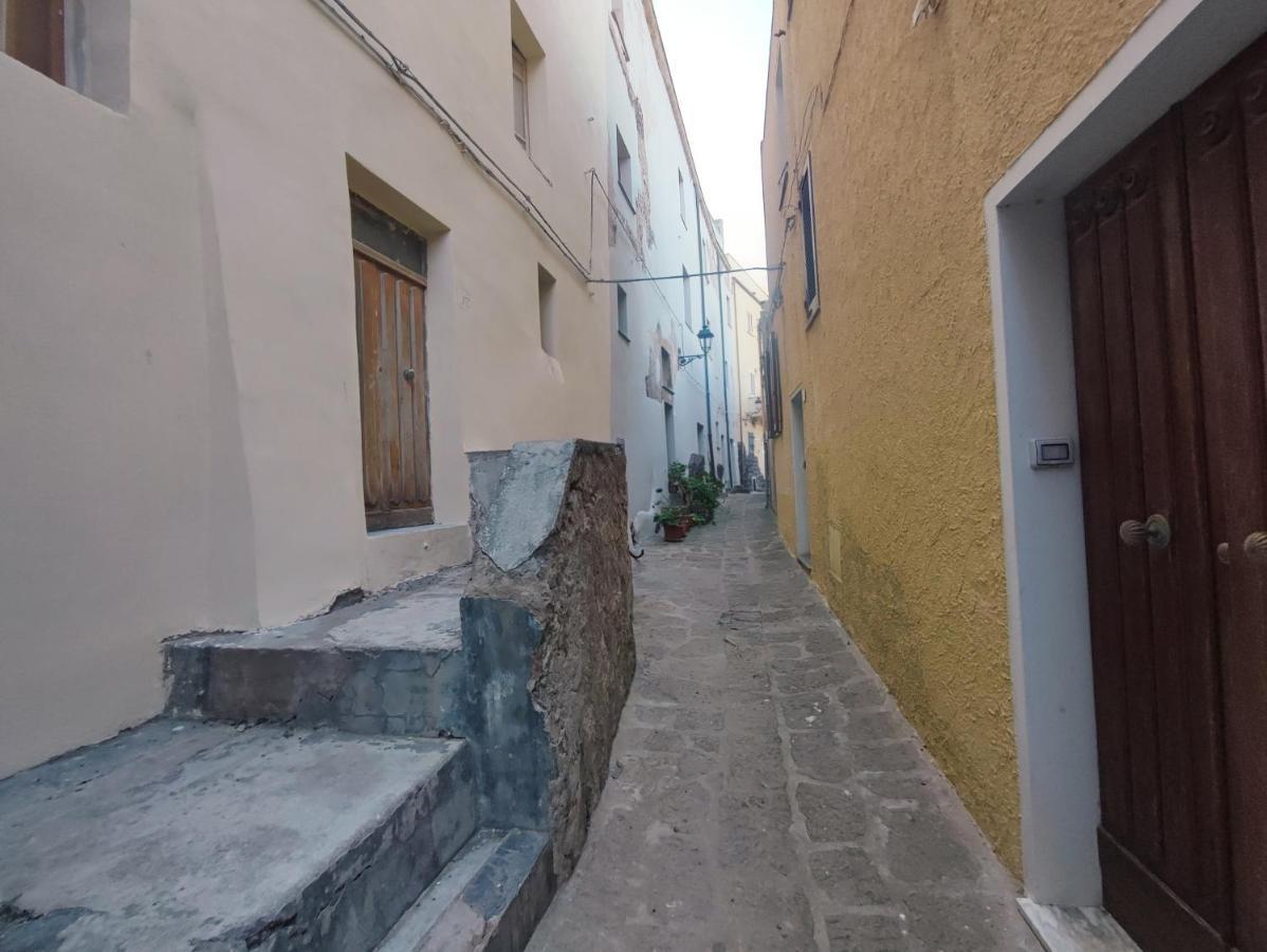 Residenza Nel Borgo L'Appusentu Acomodação com café da manhã Castelsardo Exterior foto