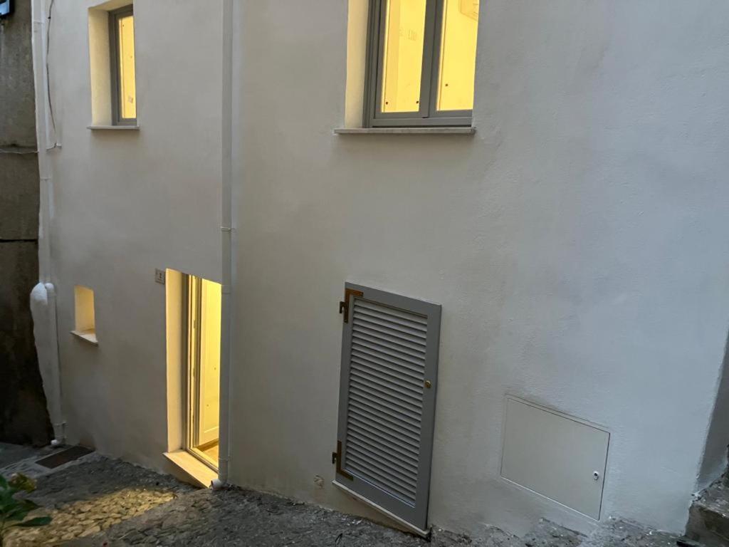 Residenza Nel Borgo L'Appusentu Acomodação com café da manhã Castelsardo Exterior foto